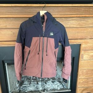 Comfy snowboarding jacket